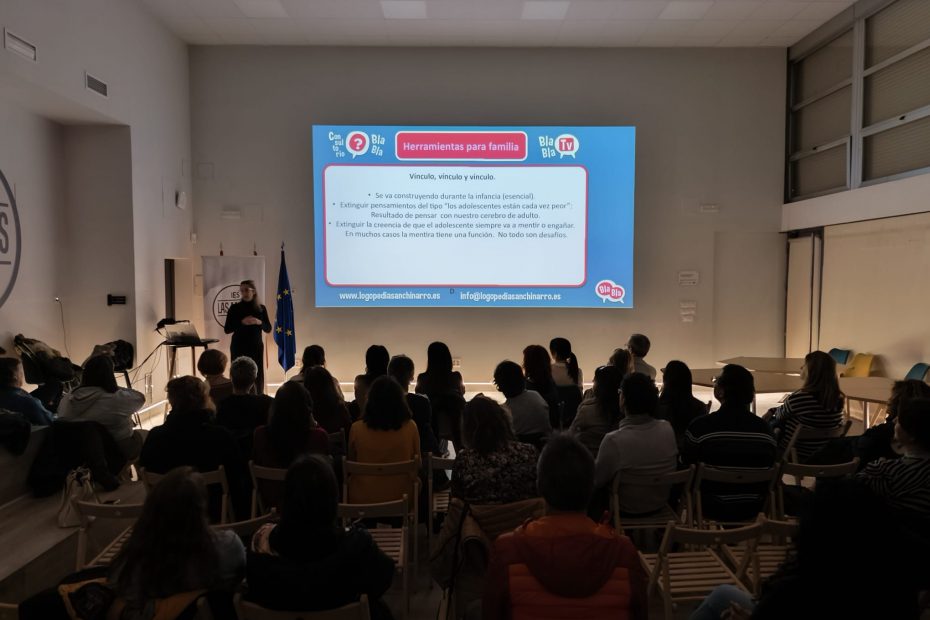 ADOLESCENCIA: UNA ETAPA PARA DESCUBRIRSE